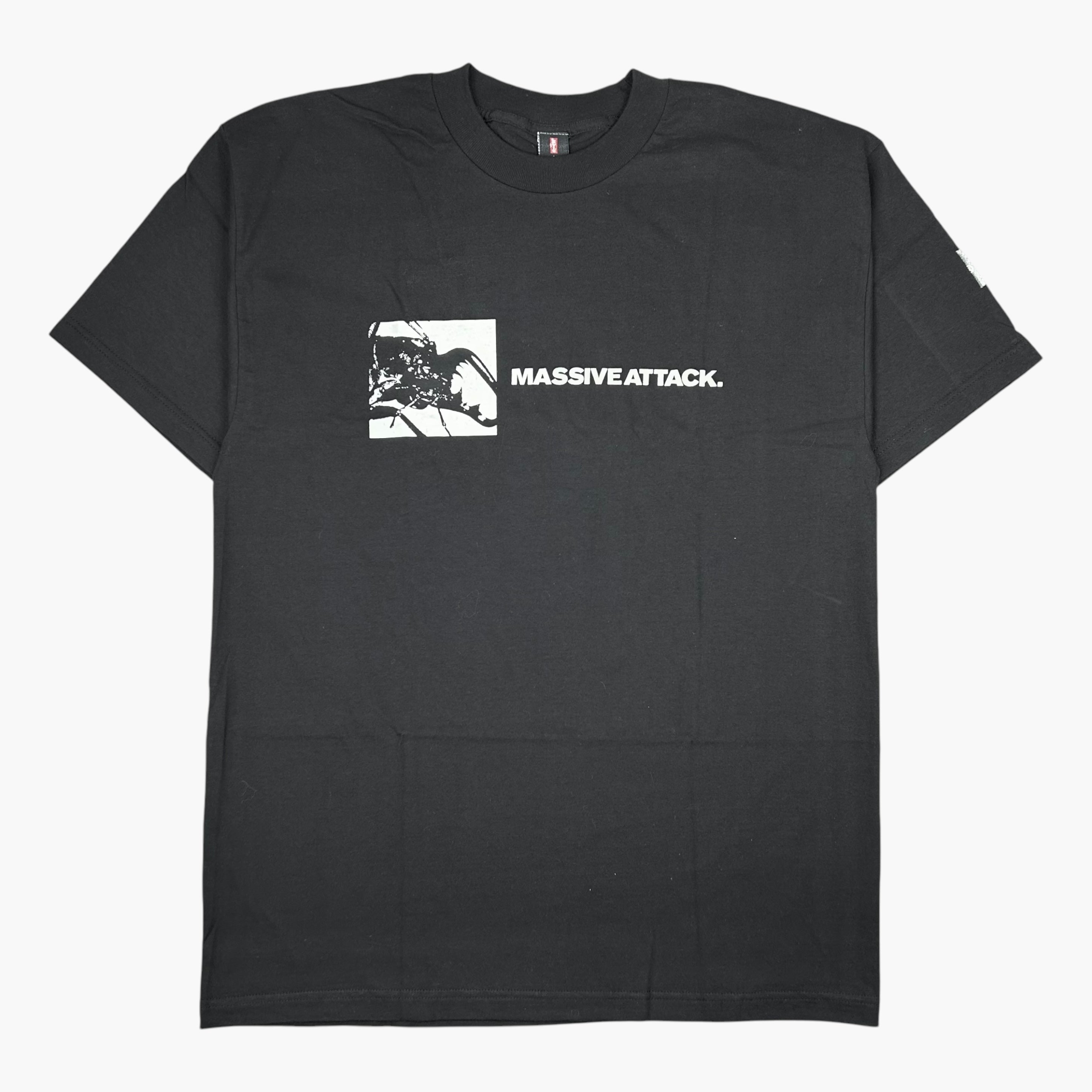 トップス 90's Levi's Massive Attack S/S Tee Vintage Massive Attack Mezzanine 1998 Levi's T Shirt 90's