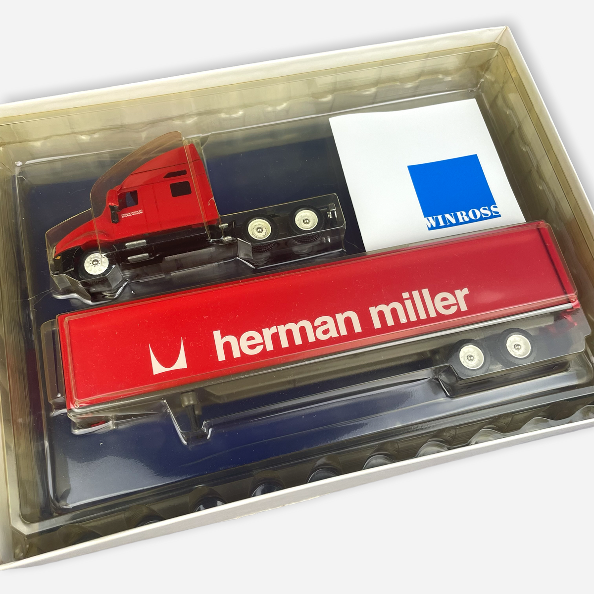 コレクション Herman Miller Truck Winross | Herman Miller toy truck (c. 1985) | Artsy