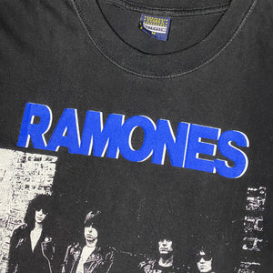 EARLY 00S Ramones T-SHIRT